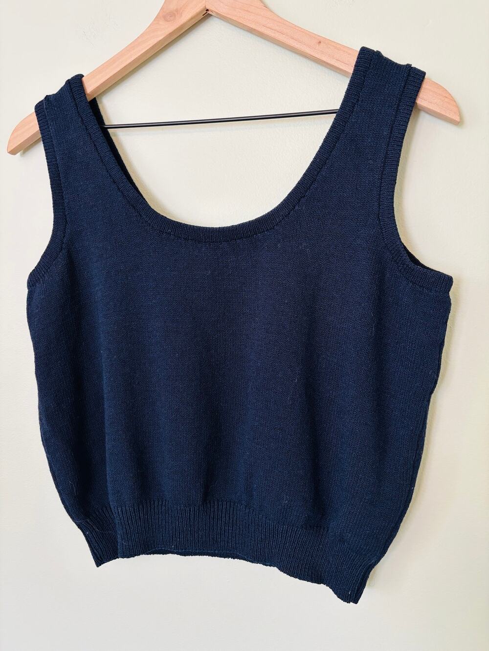 St. John Navy Knit Sleeveless Tank Top Sleeveless Shell Office Siren Classic